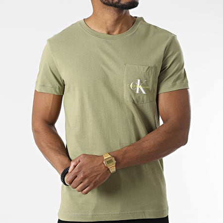 Calvin Klein Jeans - Tee Shirt Poche Monogram Logo 9876 Vert Kaki Clair