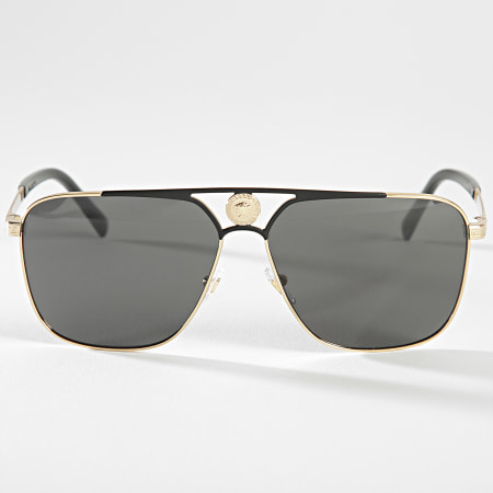 Versace - VE2238 Occhiali da sole nero oro