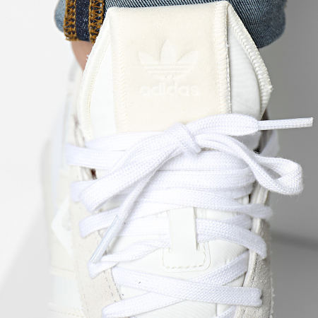 Adidas Originals - Baskets Retropy F2 GW0510 Off White Chalk White Grey One