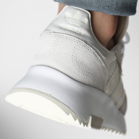 Adidas Originals - Retropy F2 Sneakers GW0510 Off White Chalk White Grey One