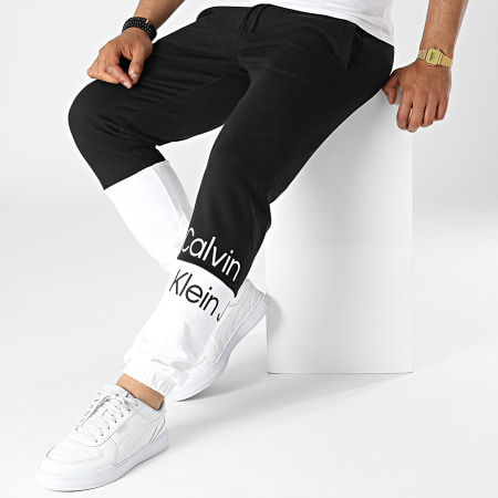 Calvin Klein - Pantalon Jogging J30J320890 Noir Blanc