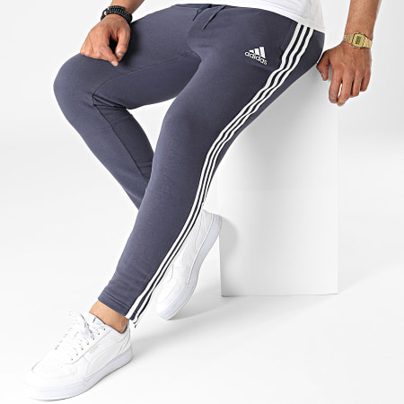 Adidas Sportswear - FC Bayern HU1183 Pantaloni da jogging con bande blu navy
