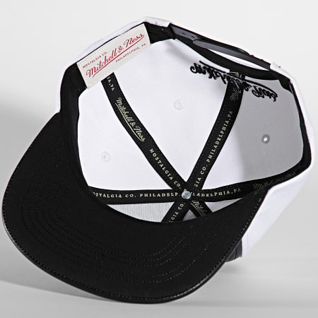 Mitchell and Ness - Casquette Snapback Day One Chicago Bulls Noir Blanc