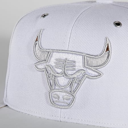 Mitchell and Ness - Cappellino Snapback Chicago Bulls Day 3 Bianco