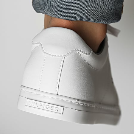 Tommy Hilfiger - Sneaker Essential in pelle 2157 Bianco