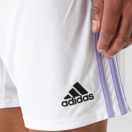 Adidas Sportswear - Pantaloncini da jogging a righe del Real Madrid H18484 Bianco