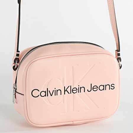 Calvin Klein - Borsa da donna con fotocamera scolpita 9776 Rosa