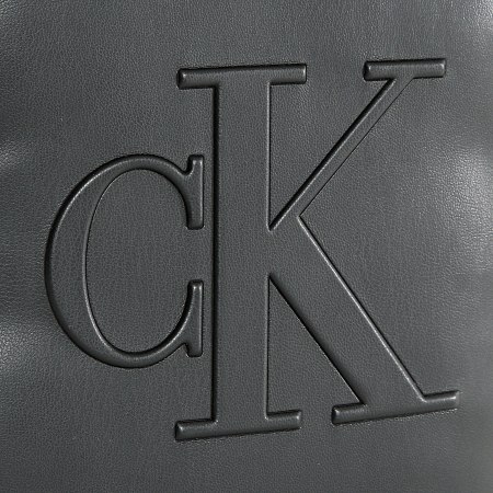 Calvin Klein - Sacoche Monogram Soft Reporter 9366 Noir