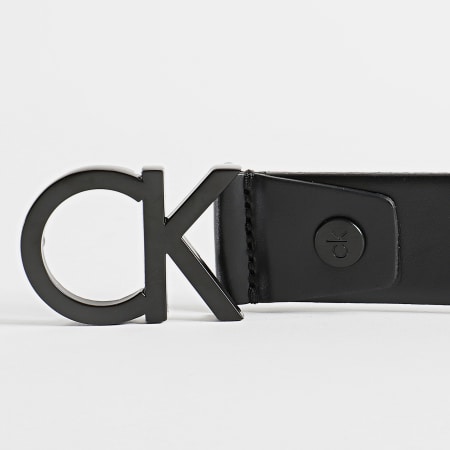 Calvin Klein - Cinturón con hebilla ajustable 8114 Negro