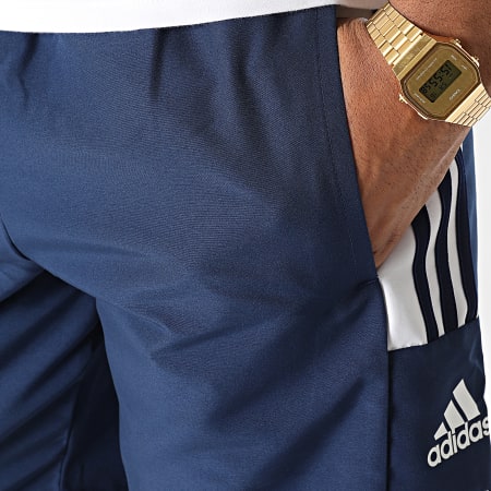 Adidas Sportswear - HC6281 Pantaloncini da jogging a righe blu navy