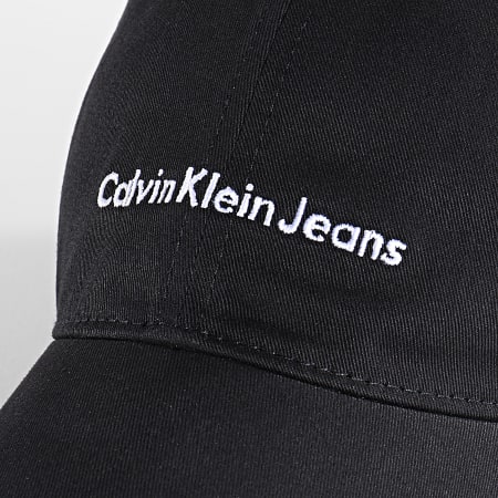 Calvin Klein - Cappuccio istituzionale 0062 nero