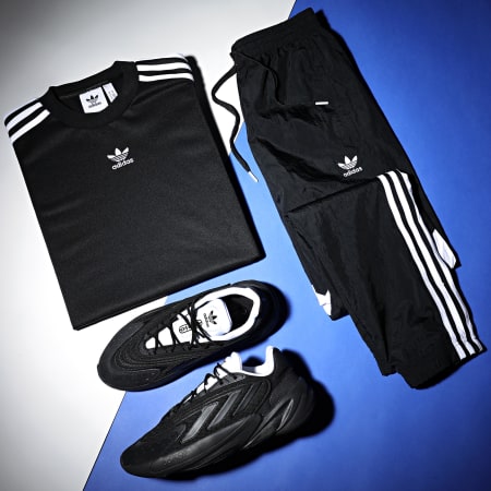 Adidas Originals - HK7325 Pantalón de chándal con banda Negro