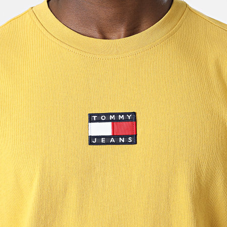 Tommy Jeans - Tommy Badge Tee Shirt 0925 Giallo senape