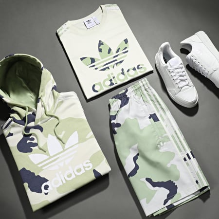 Adidas Originals - Pantalones cortos de jogging con banda gráfica HF4873 Beige Verde claro Camuflaje
