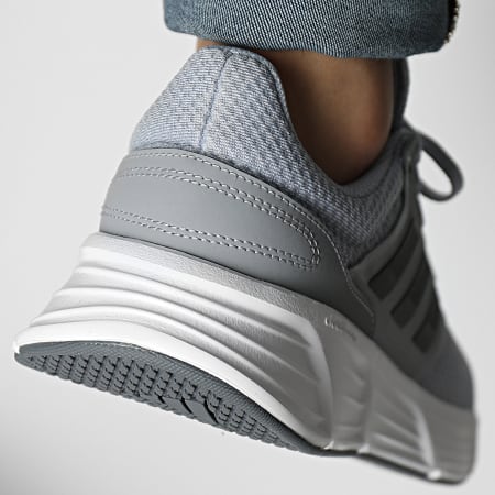 Adidas Sportswear - Baskets Galaxy 6 GW4140 Grey Carbon Footwear White
