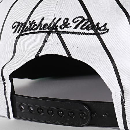 Mitchell and Ness - Casquette Snapback Retro Pinstripe Brooklyn Nets Blanc