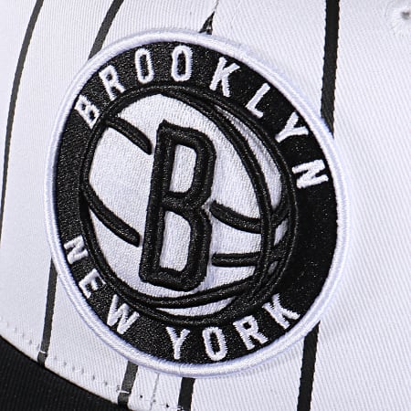 Mitchell and Ness - Brooklyn Nets Retro Pinstripe Snapback Cap Blanco