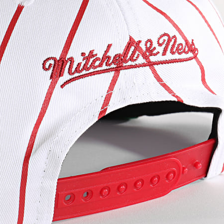 Mitchell and Ness - Casquette Snapback Retro Pinstripe Chicago Bulls Blanc