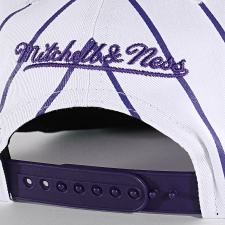 Mitchell and Ness - Casquette Snapback Retro Pinstripe Los Angeles Lakers Blanc