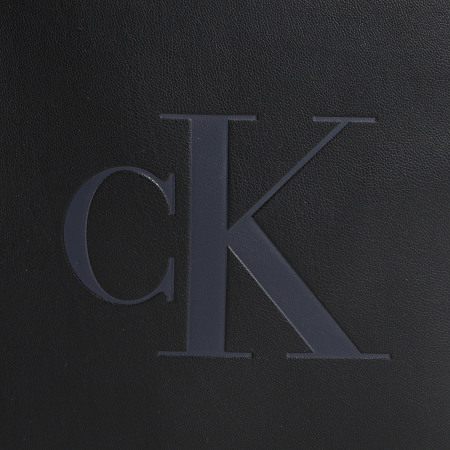 Calvin Klein - Sacoche Monogram Soft Reporter 9810 Noir