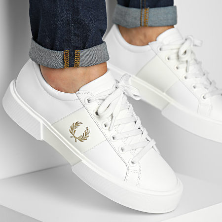 Fred Perry - B70 Sneakers in polietilene bianco neve