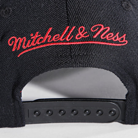 Mitchell and Ness - Casquette International Chicago Bulls Noir