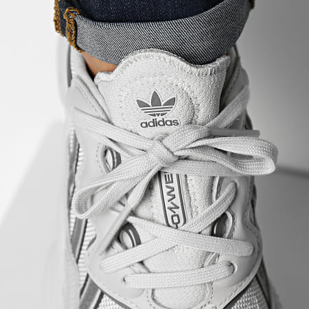 Adidas Originals - Ozweego GX1831 Grigio chiaro solido Quattro Grigio Sei Sneakers