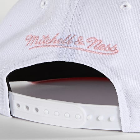 Mitchell and Ness - Chicago Bulls Summer Suede NBA Snapback Cap Bianco
