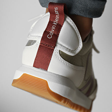 Calvin Klein - Nuove scarpe da ginnastica Retro Runner 0417 Wheat Fields