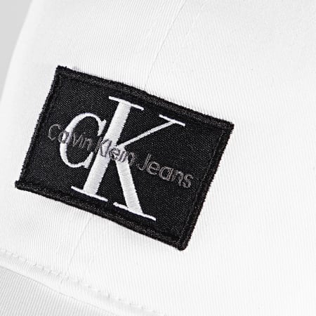 Calvin Klein - Casquette Badge 9486 Blanc