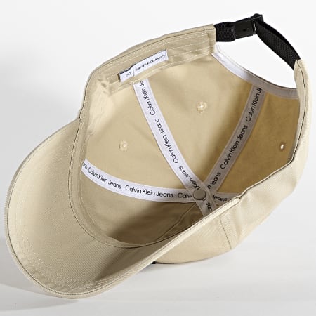Calvin Klein - Cappello con distintivo 9486 Beige