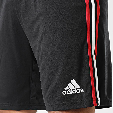 Adidas Sportswear - Pantaloncini da jogging a fascia del Manchester United H13882 Nero