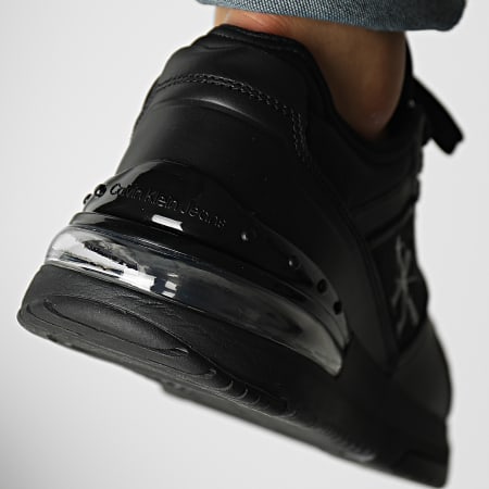 Calvin Klein - Sneakers sportive Runner Comfair 0421 Triple Black