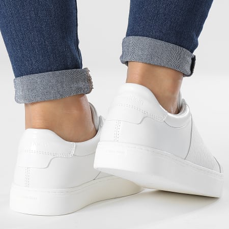 Calvin Klein - Zapatillas para mujer Cupsole Slip-On 1325 Triple White