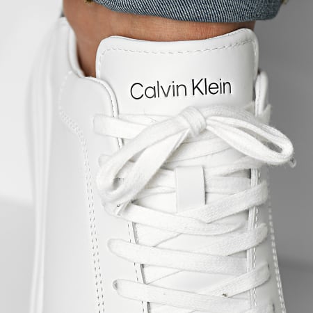 Calvin Klein - Baskets Low Top Lace Up 0292 White Black