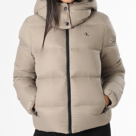 Calvin Klein - Chaqueta con capucha para mujer 9819 Taupe