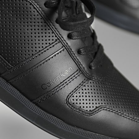 Calvin Klein - Baskets Low Top Lace up Leather 0471 Triple Black