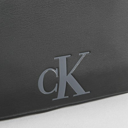 Calvin Klein - Trousse De toilette Monogram 9865 Noir