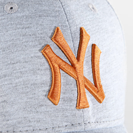 New Era - Casquette 9Forty Jersey Essential New York Yankees Gris Chiné