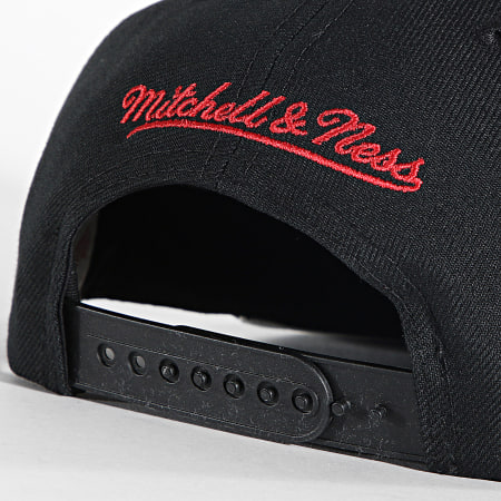Mitchell and Ness - Casquette Snapback Core Basic Chicago Bulls Noir