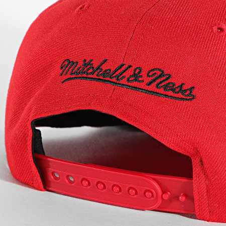 Mitchell and Ness - Casquette Snapback Core Basic Chicago Bulls Rouge