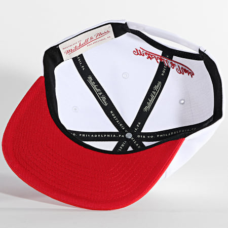 Mitchell and Ness - Casquette Snapback Core Basic Chicago Bulls Blanc Rouge