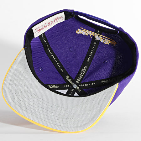 Mitchell and Ness - Cappello snapback Core Basic Los Angeles Lakers Viola Giallo