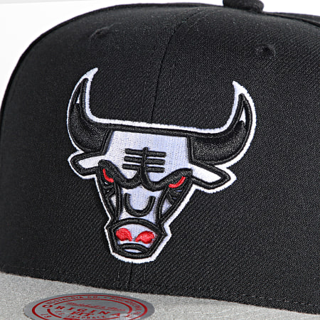 Mitchell and Ness - Casquette Snapback Core Basic Chicago Bulls Noir Gris