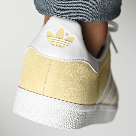 Adidas Originals - Gazelle GX2203 Quasi Giallo Nuvola Bianco Oro Metallizzato Sneakers