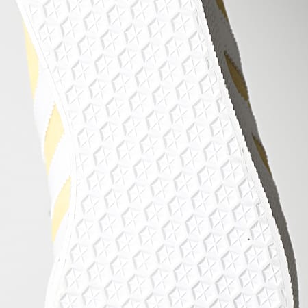 Adidas Originals - Baskets Gazelle GX2203 Almost Yellow Cloud White Gold Metallic