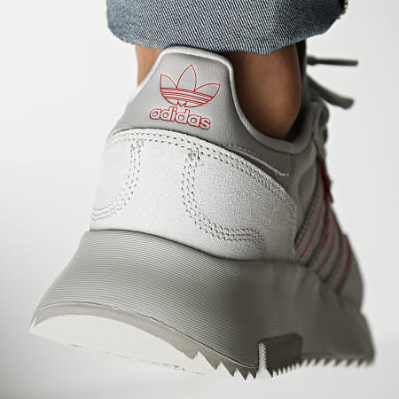 Adidas Sportswear - Baskets Retropy F2 GW9361 Grey