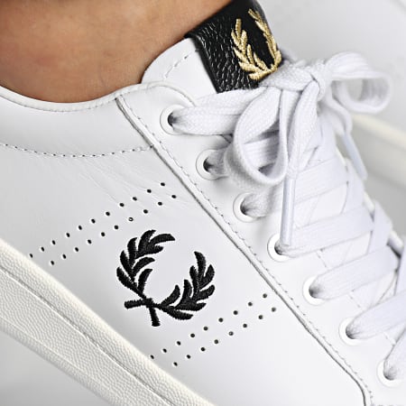 Fred Perry - Baskets B721 Leather Tab B4290 White