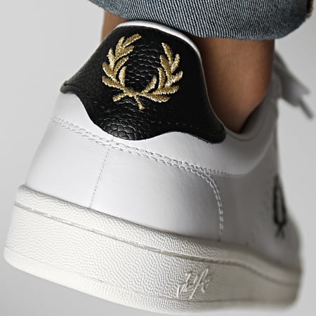 Fred Perry - Baskets B721 Leather Tab B4290 White