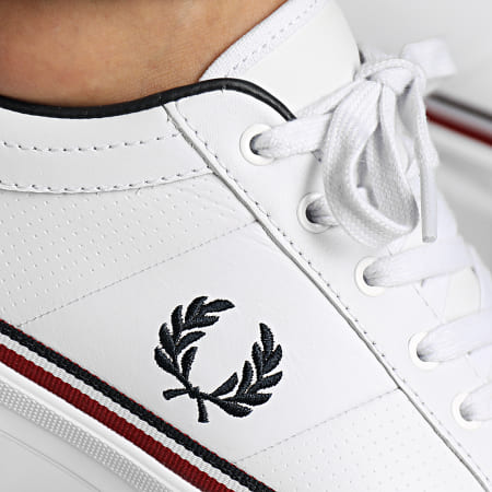 Fred Perry - Baskets Baseline Perf Leather B4331 White